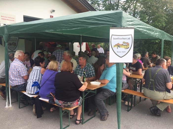  Essen und trinken war genug vorhanden.